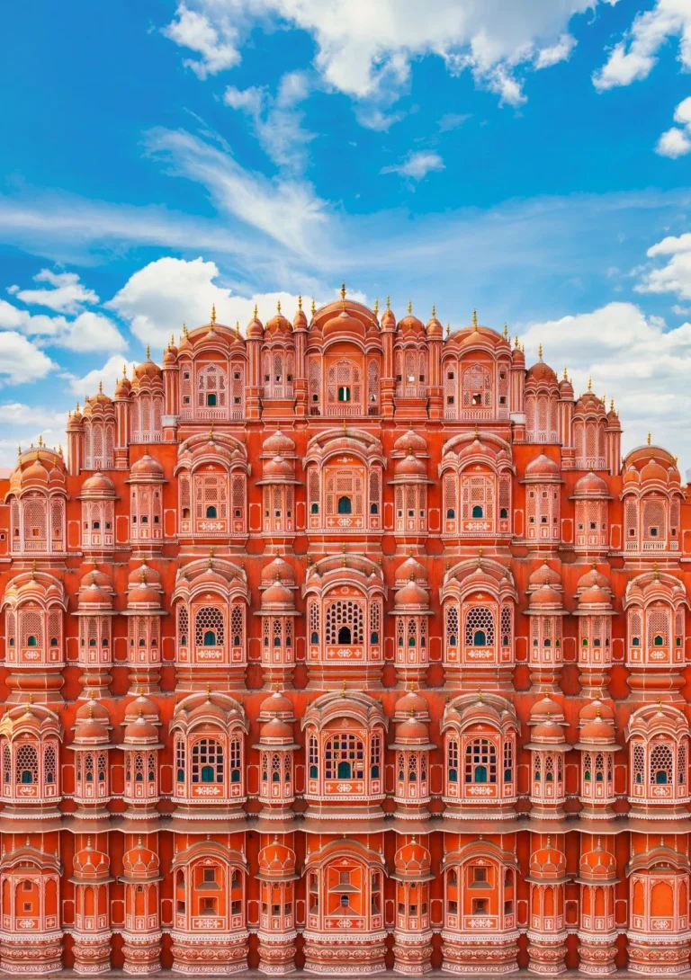 Gurgaon to Jaipur by Tempo Traveller: Route, Vehicle and Booking Tips